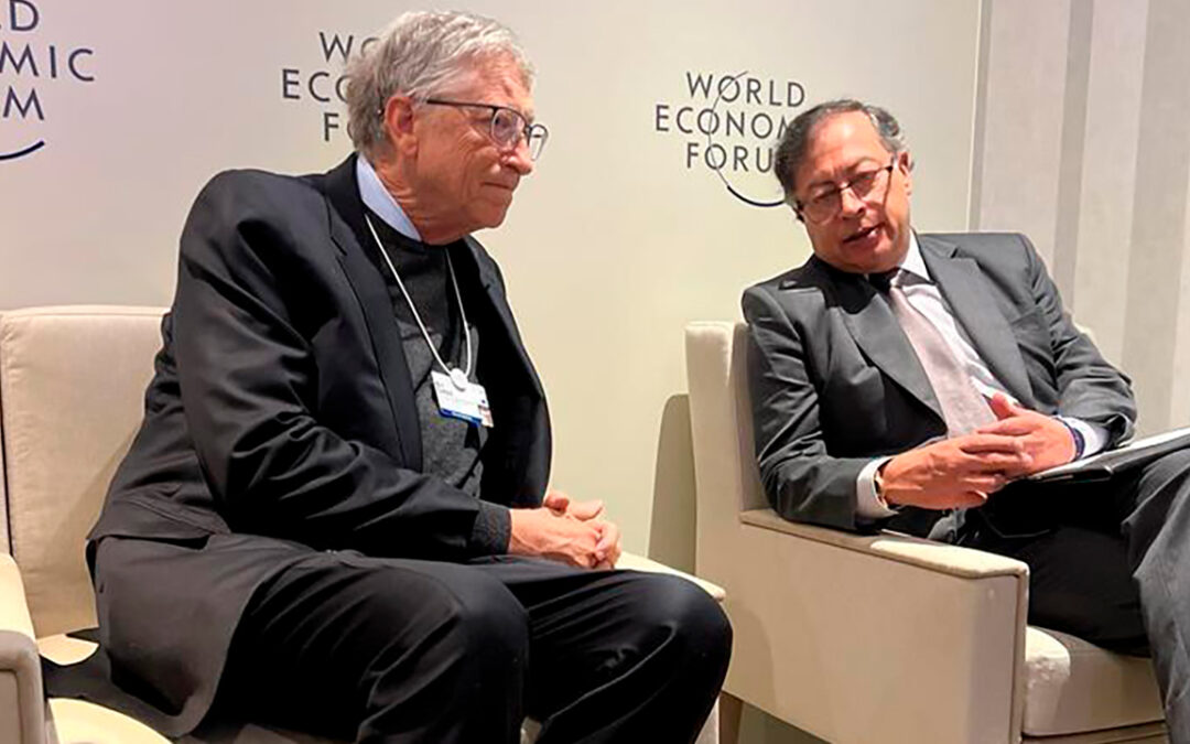 Gustavo Petro y Bill Gates discuten en Davos la posibilidad de convertir a Colombia en un hub de Inteligencia Artificial