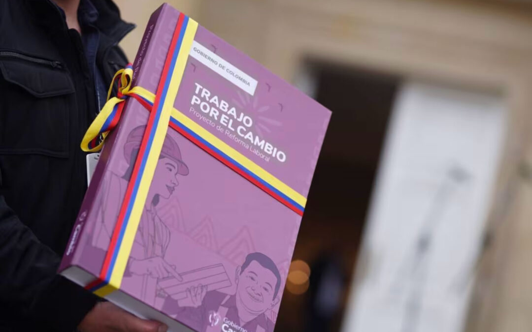 Reforma Laboral aprobada en la Cámara trae cambios en jornada nocturna, recargos y licencias