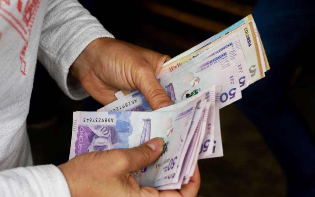 Salario mínimo en Colombia para 2025 subirá 9,5%, quedando en 1.423.500 pesos