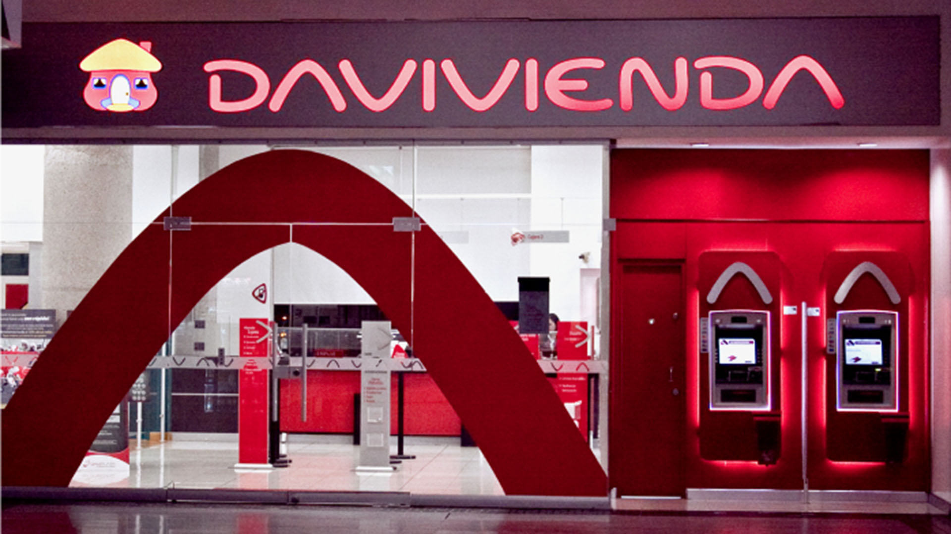 Davivienda y Scotiabank integran operaciones en Latinoamérica, potenciando su expansión regional