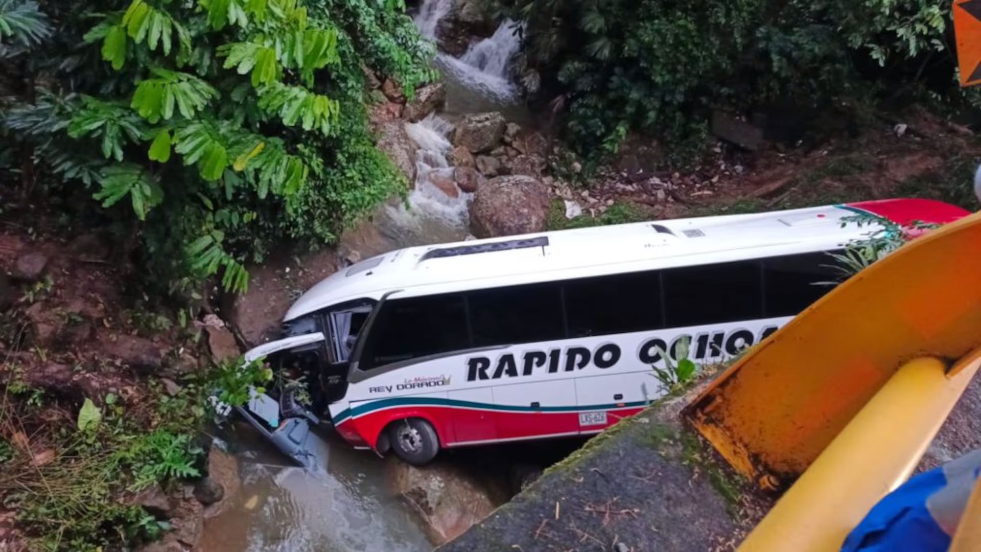 Tres accidentes con buses en Colombia dejan decenas de víctimas y heridos en menos de una semana