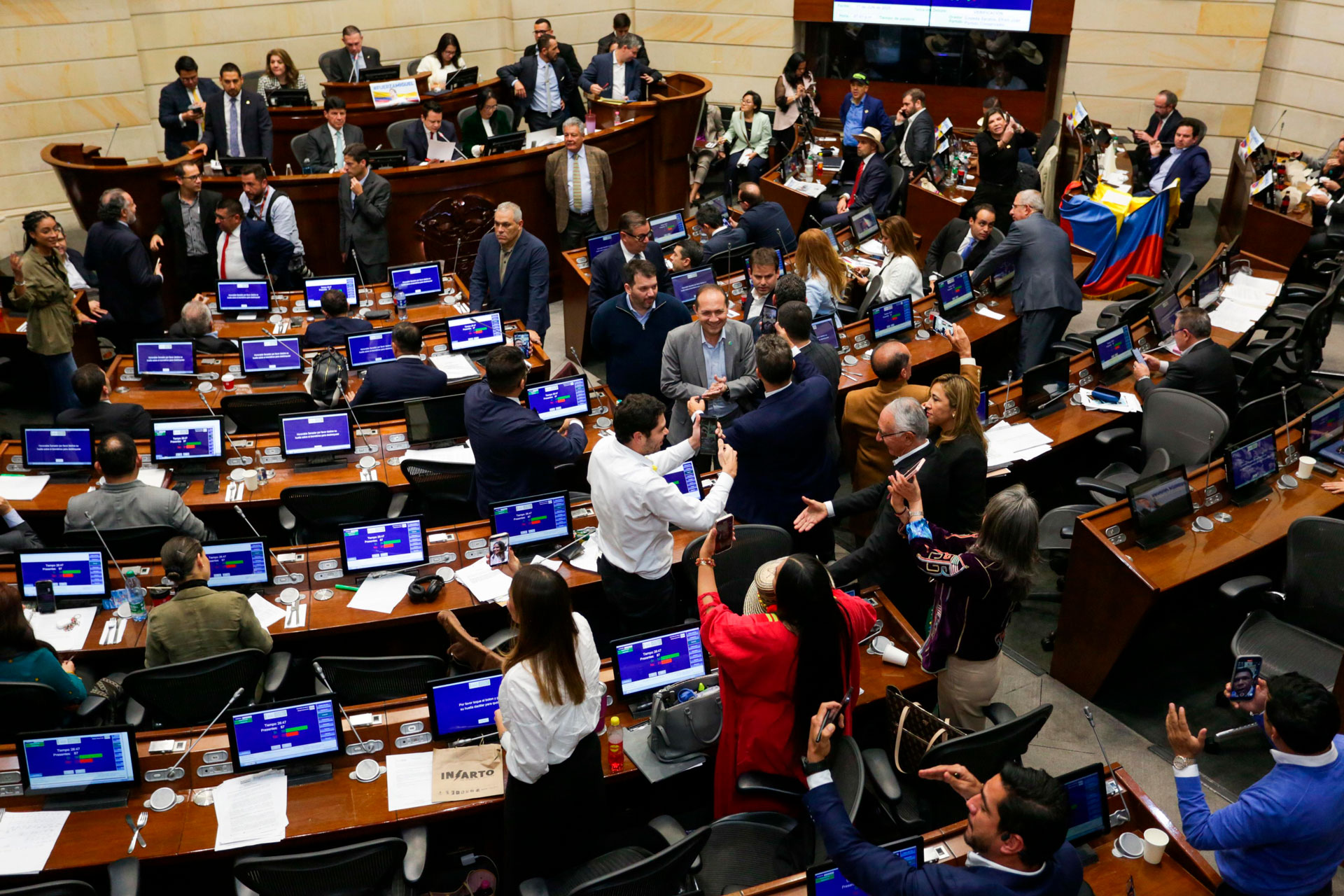 Senado aprueba Reforma Laboral con nuevos recargos nocturnos y cambios para aprendices y plataformas digitales