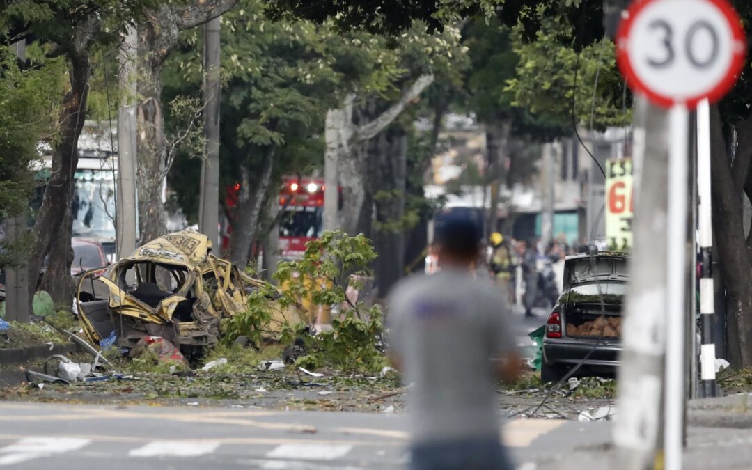 Atentado con carro bomba en Cali cerca de la Base Aérea Marco Fidel Suárez deja seis muertos y 71 heridos