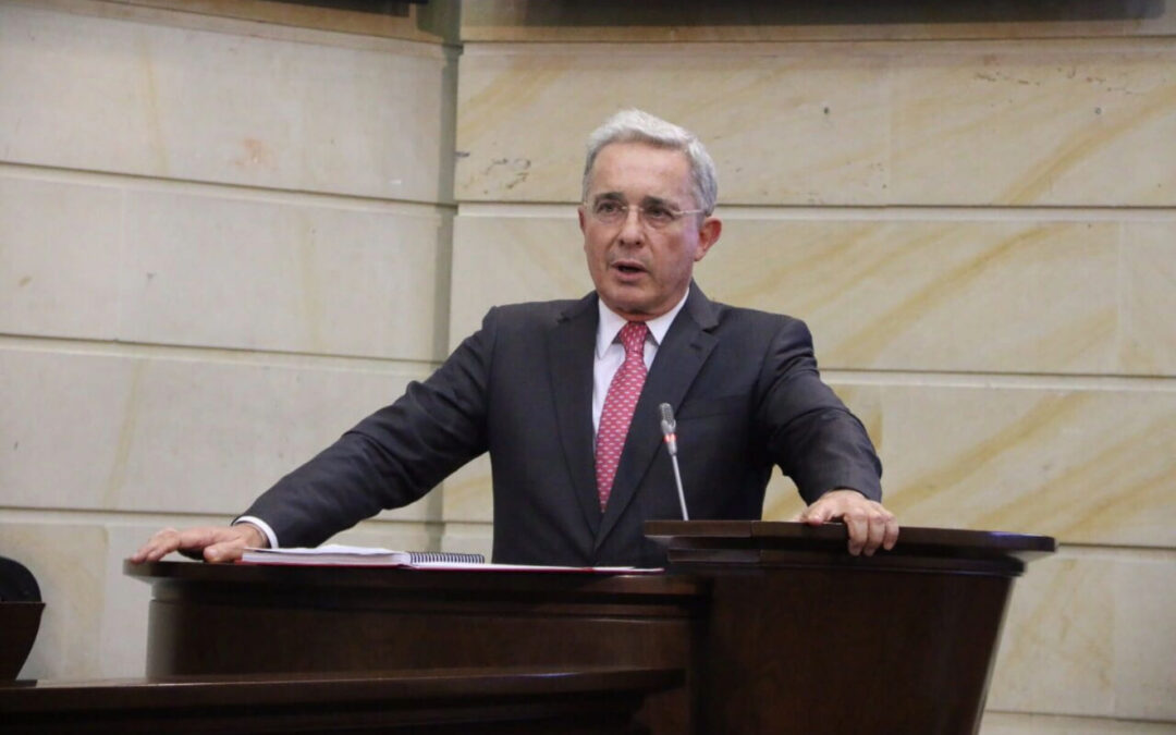 Álvaro Uribe sería candidato al Senado en lista cerrada del Centro Democrático en 2026