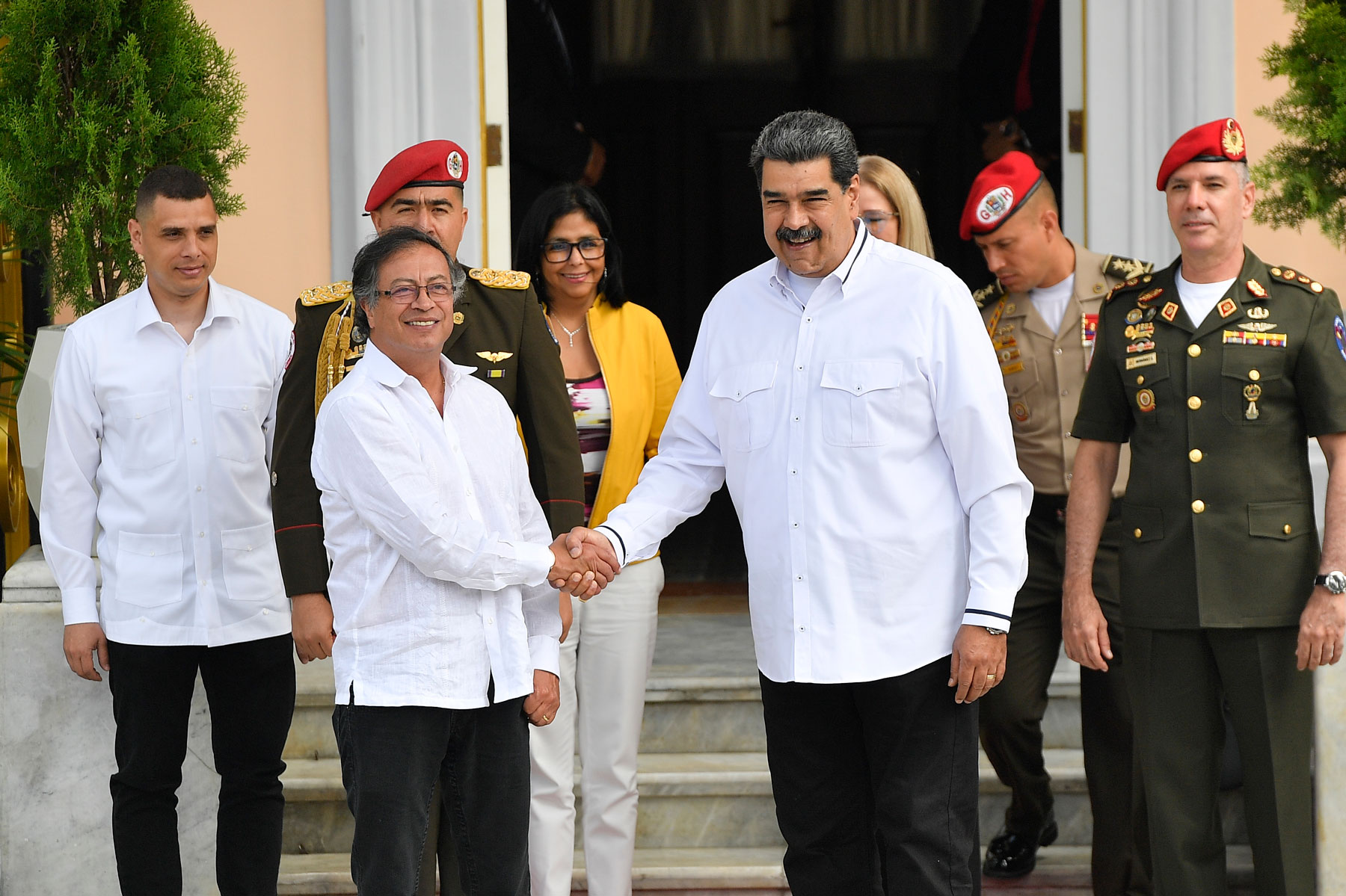 Gustavo Petro niega respaldo a Maduro y cuestiona acciones militares de Estados Unidos en Venezuela Gustavo Petro niega respaldo a Maduro y cuestiona acciones militares de Estados Unidos en Venezuela