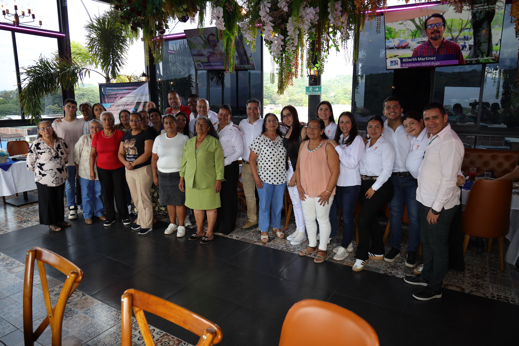 La Unión Vial Camino del Pacífico logra la liberación del predio PR 98 en Yotoco. Un nuevo comienzo para las vendedoras de Jiguales