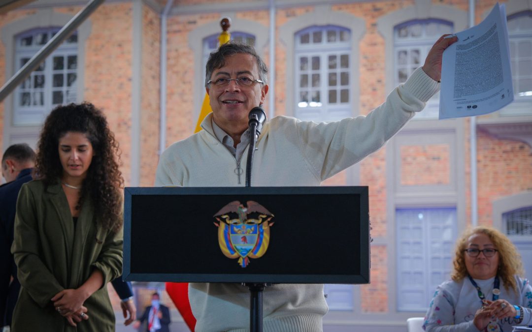 Polémicas declaraciones del Presidente Petro marcan acto oficial en el Hospital del San Juan de Dios