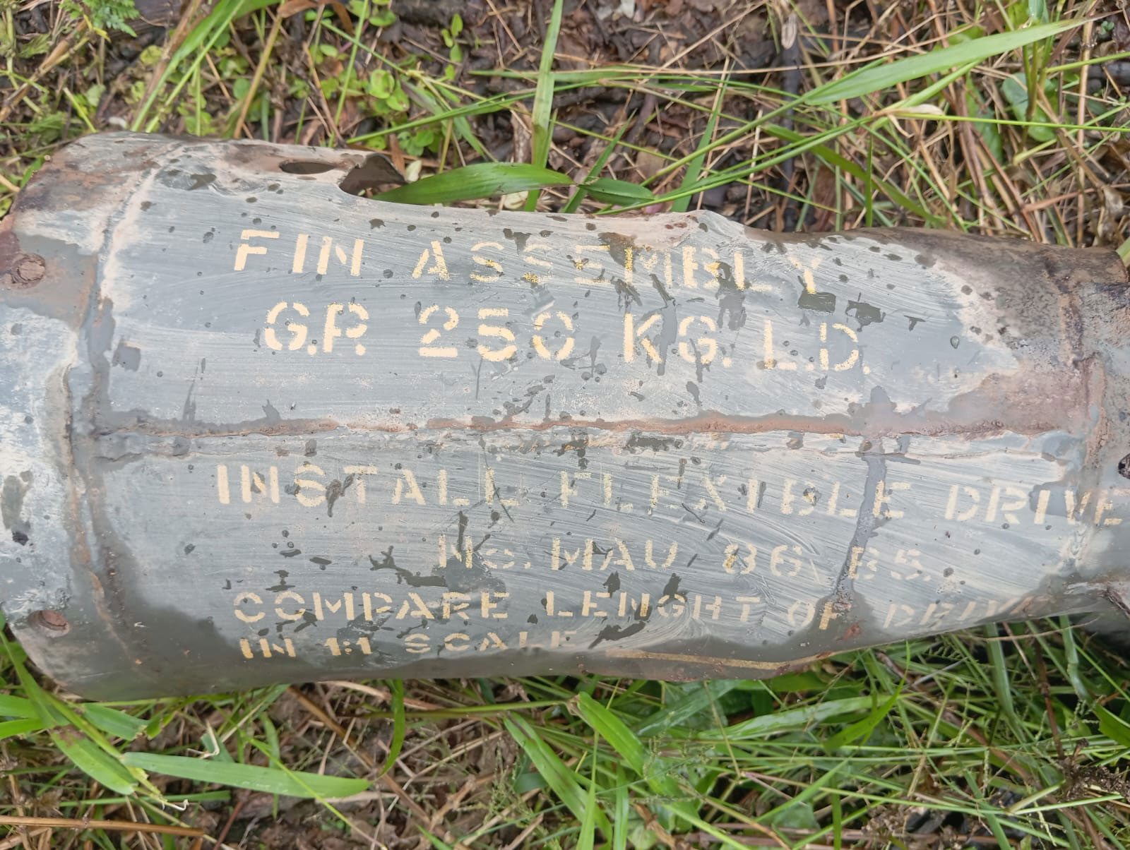 Petro denuncia bomba hallada en la frontera con Ecuador y anuncia protesta diplomática