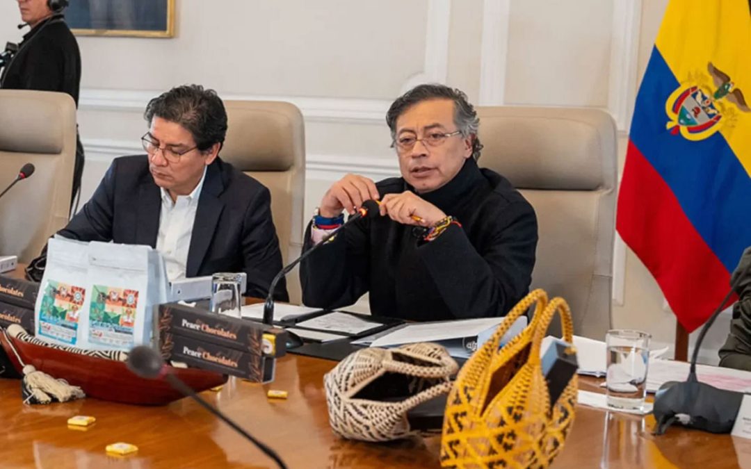 Petro ordena liquidar las EPS en quiebra y pone en vilo a 23 millones de pacientes