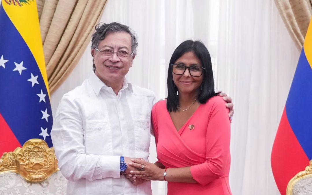 Petro llega a Caracas para la primera cumbre bilateral con Venezuela desde la captura de Maduro