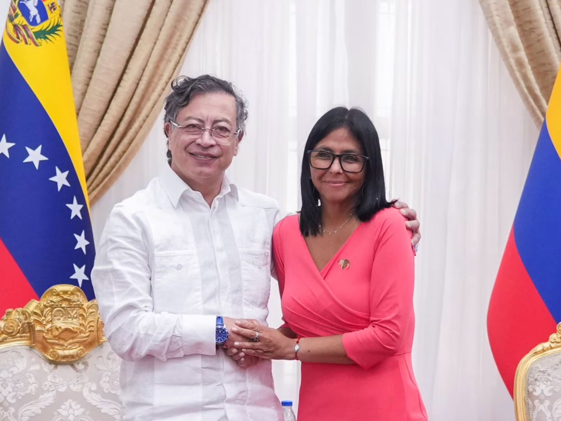 Petro llega a Caracas para la primera cumbre bilateral con Venezuela desde la captura de Maduro