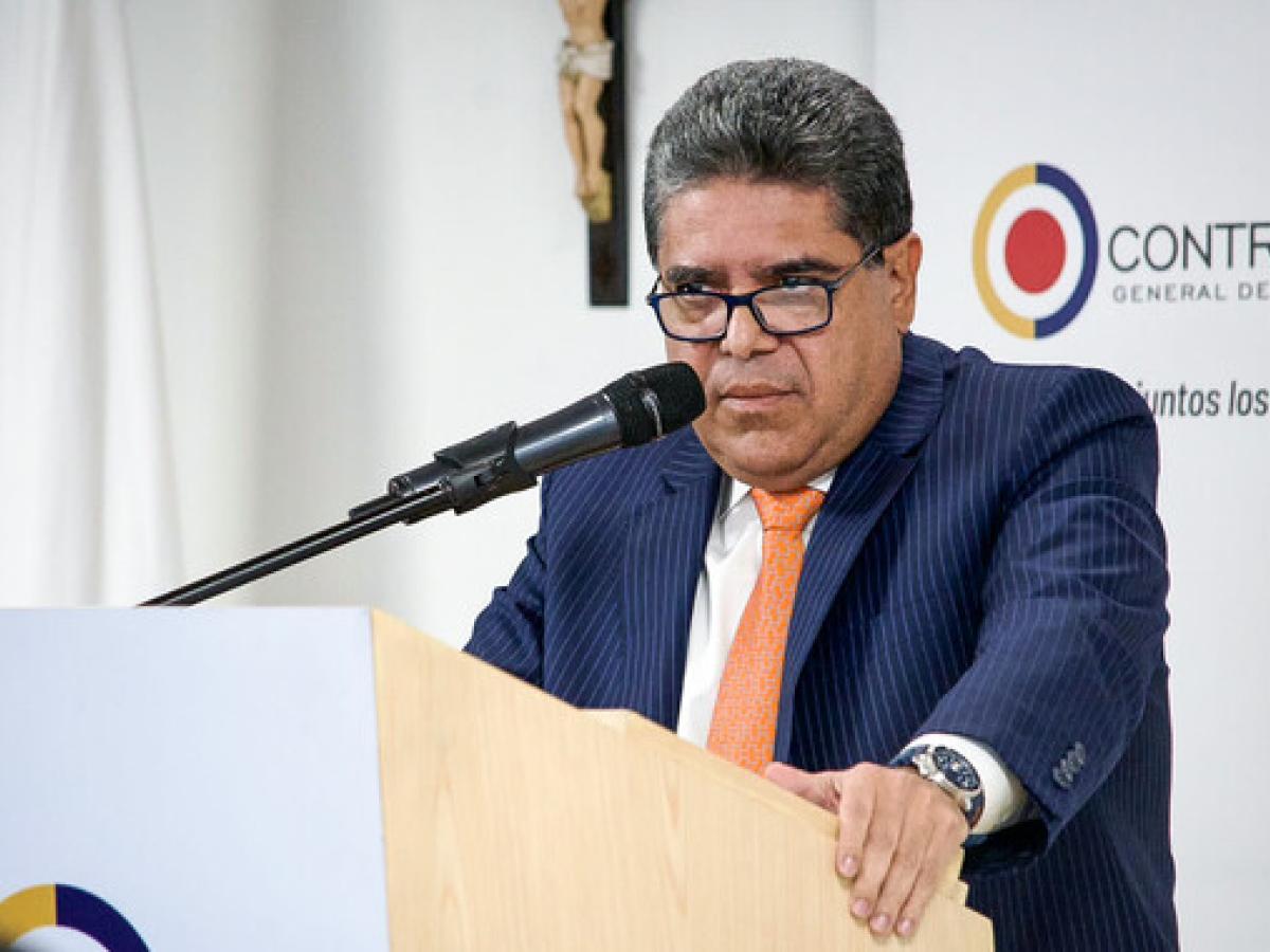 "Estábamos mejor cuando estábamos peor": Crisis de las EPS enfrenta a Petro con el contralor general