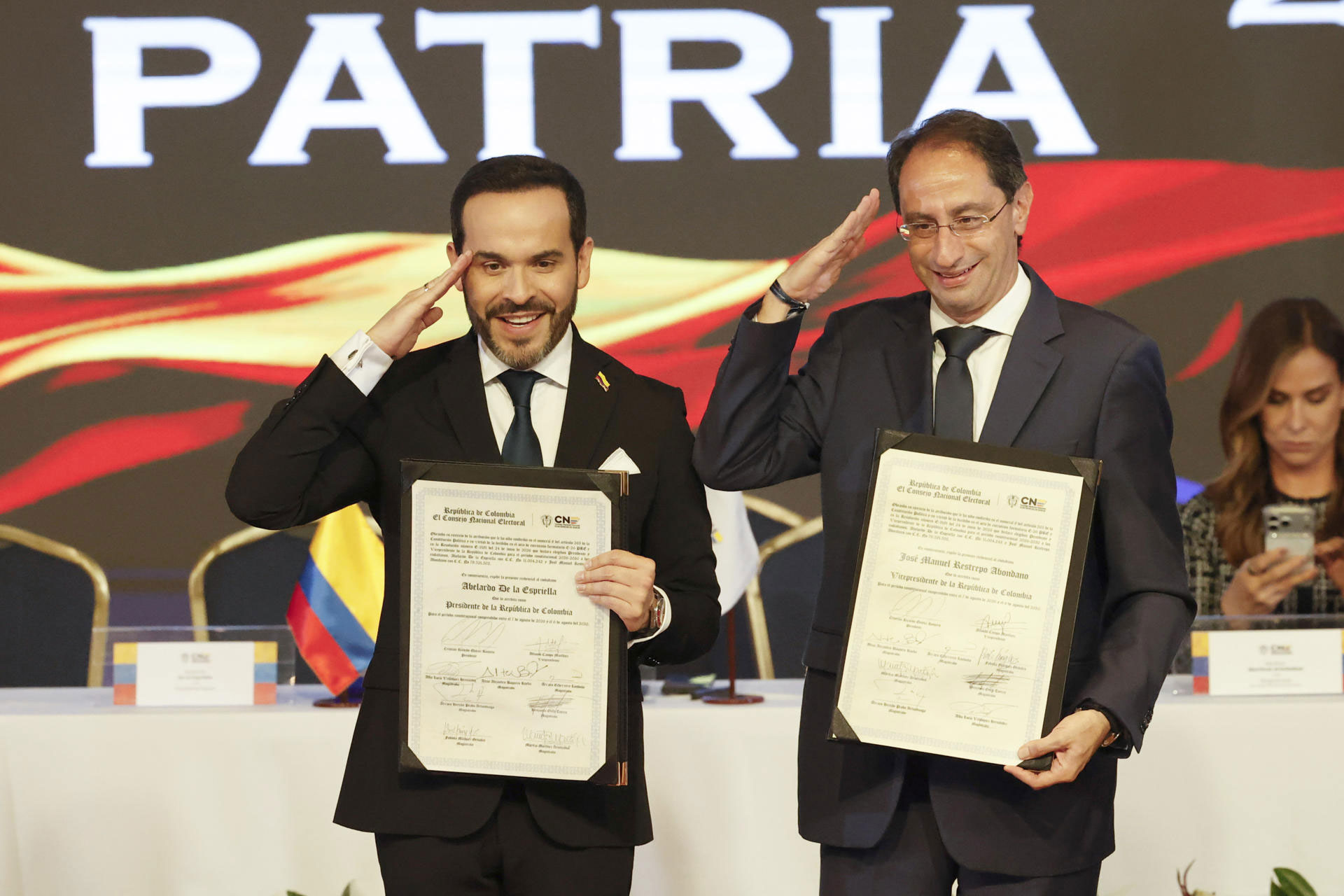 CNE proclamó a De la Espriella presidente electo y él anunció auditoría al gobierno Petro y ultimátum a grupos armados